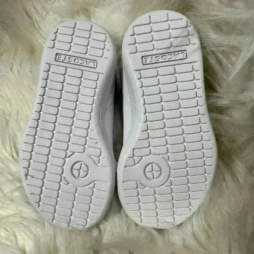 Lacoste‎ CARNABY EVO Size 5 White /Black Kids SNEAKERS